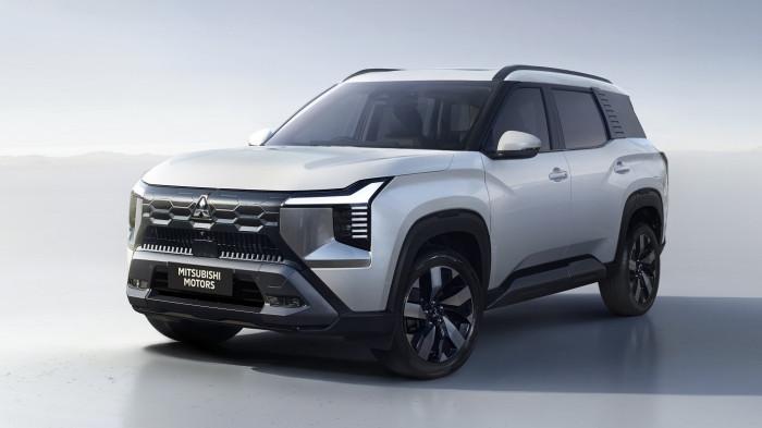 Suzuki XL7 Hybrid vs SUV 7-Penumpang Hybrid: Siapa Raja Mobil Keluarga?