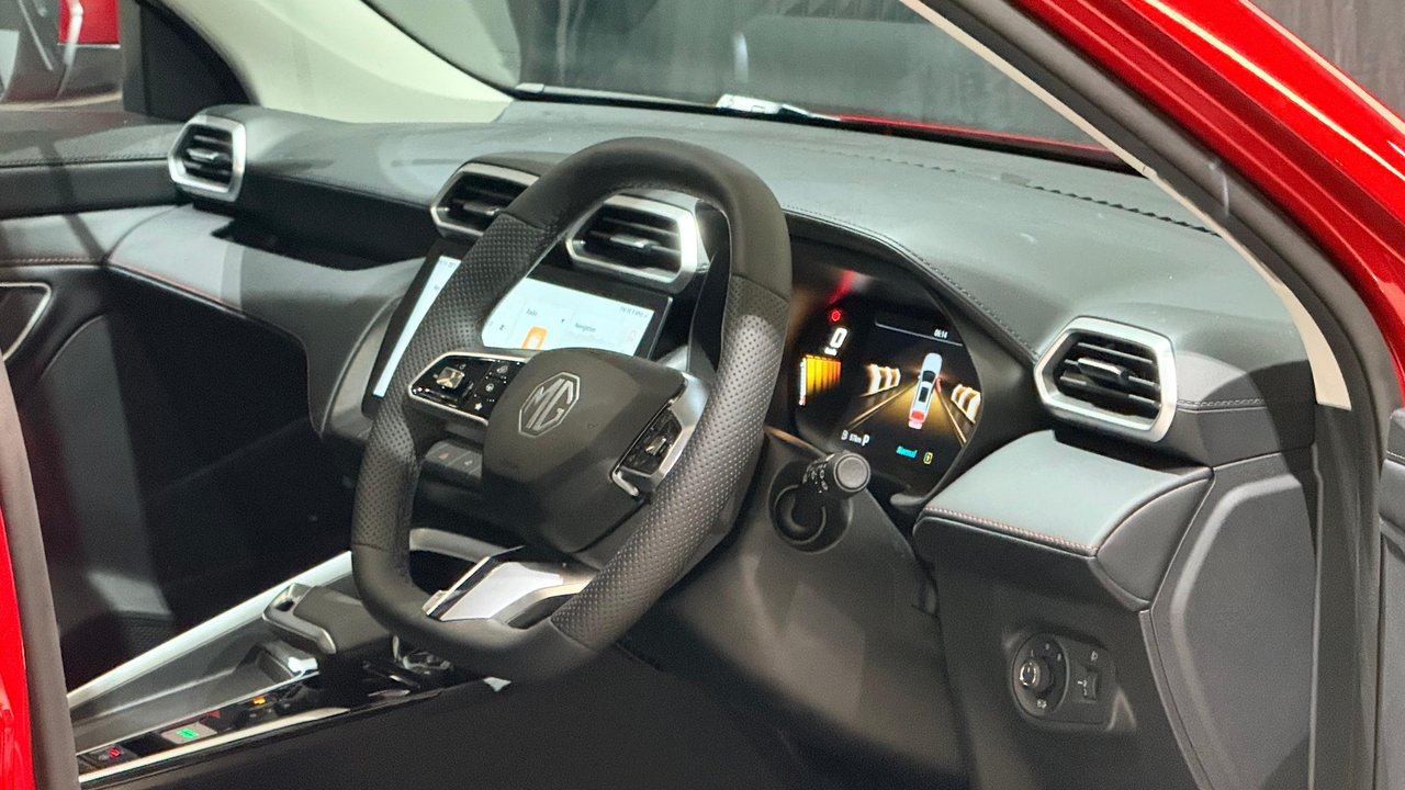 MG ZS Hybrid Plus: SUV Hybrid 20 km/L yang Ramah Kota