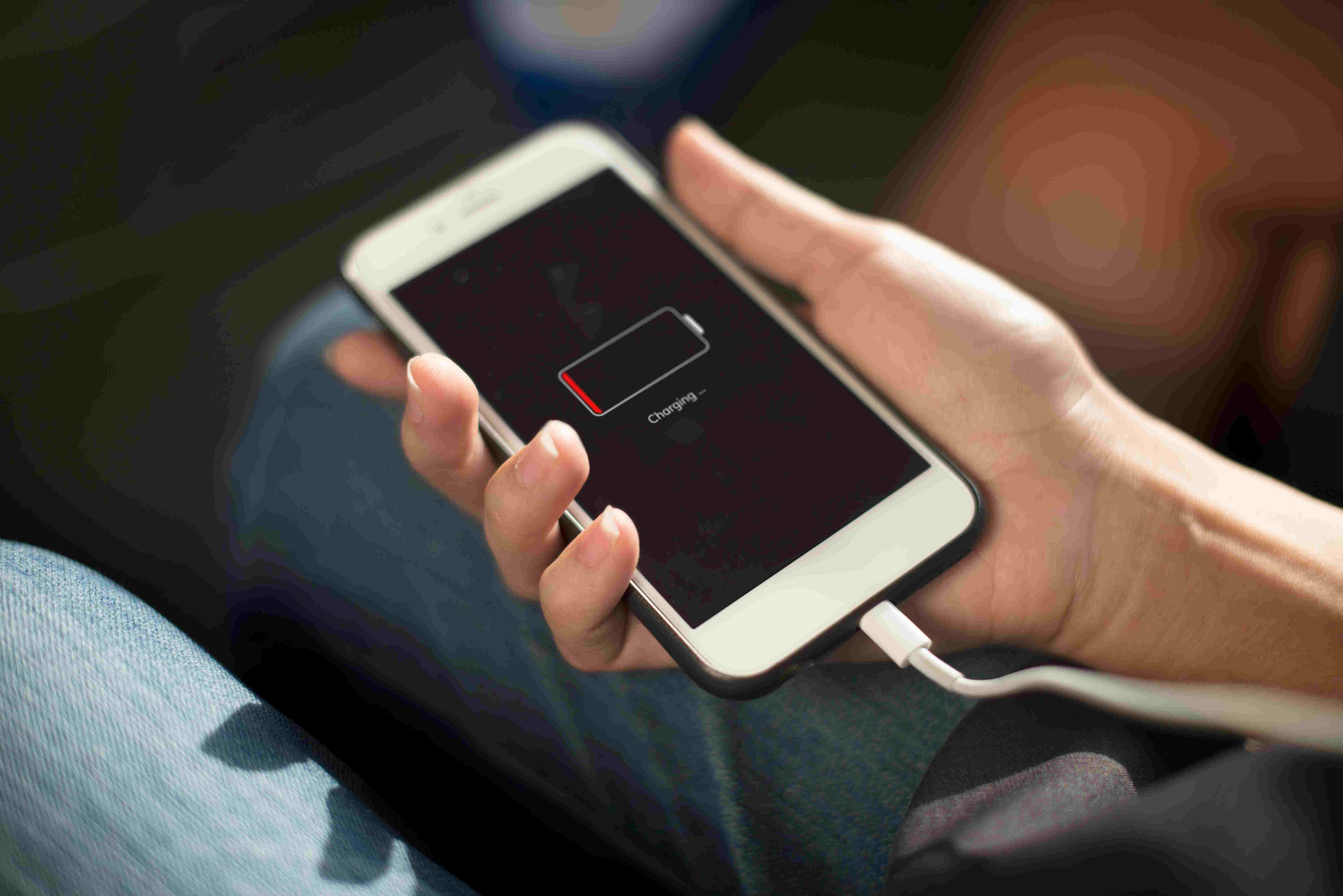 Fast Charging Aman atau Berbahaya? Ini Fakta dan Cara Mengisi Daya yang Tepat