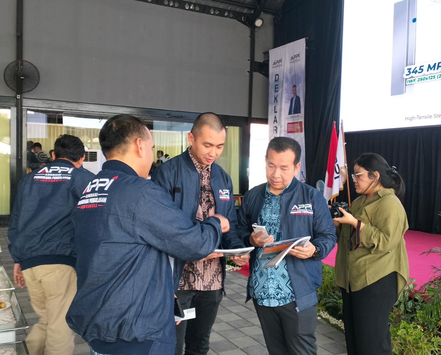 Produsen Baja Lokal Mengincar Proyek Infrastruktur Raksasa