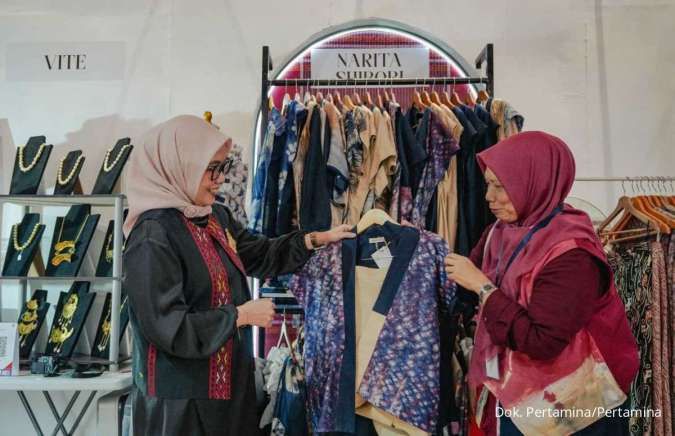 Di Balik Gemerlap Fashion Week: UMKM, Wastra, dan Revolusi Keberlanjutan