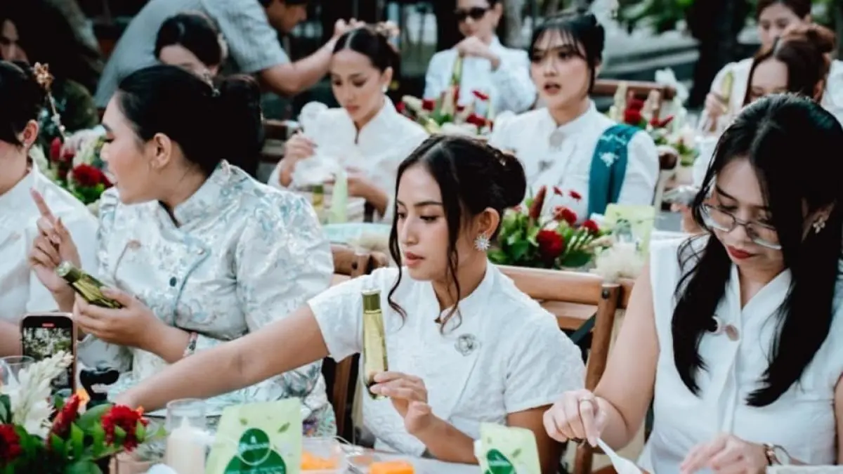 Lulur Mandi Teh Keraton: Spa Bangsawan untuk Kulit Tenang