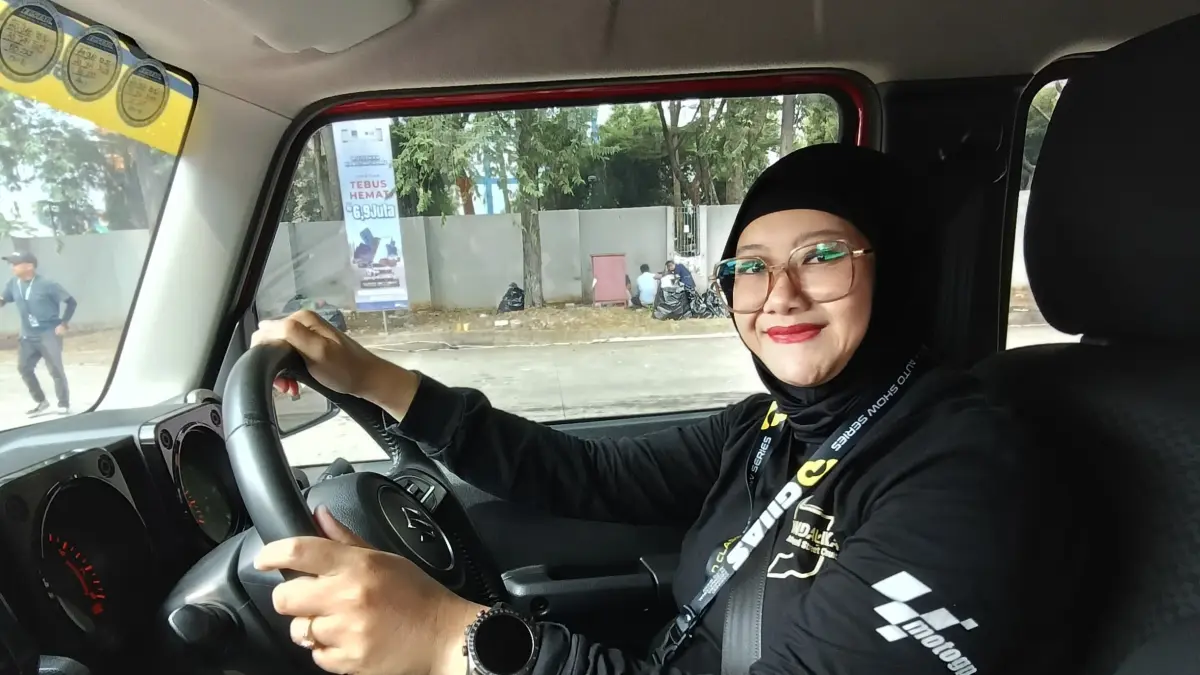 Suzuki Jimny 5-Door: SUV Tangguh yang Ramah Pengemudi Perempuan