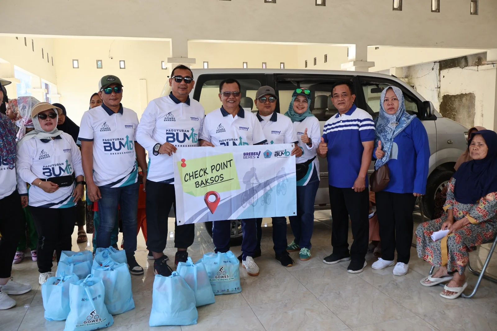 Dari Gowes Komunitas ke Donasi Sembako: Sehat yang Sekaligus Sosial