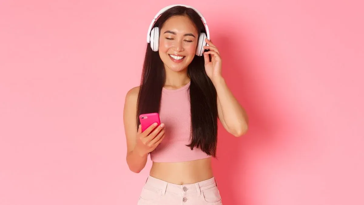 5 Lagu Viral TikTok yang Wajib Masuk Playlist Bulan Ini