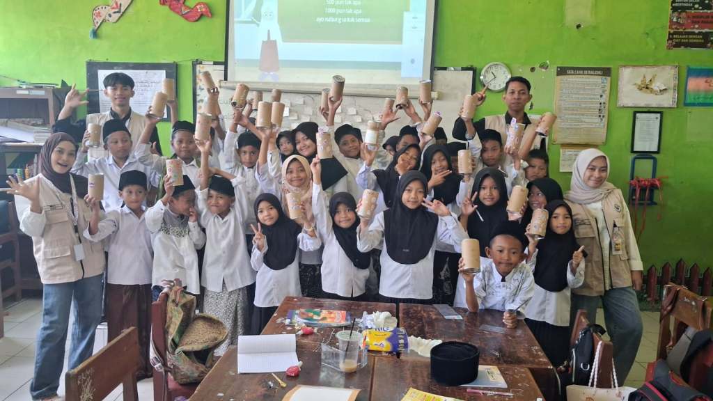Program KKN di SD: Menabung, Uang Jajan, dan Masa Depan Anak