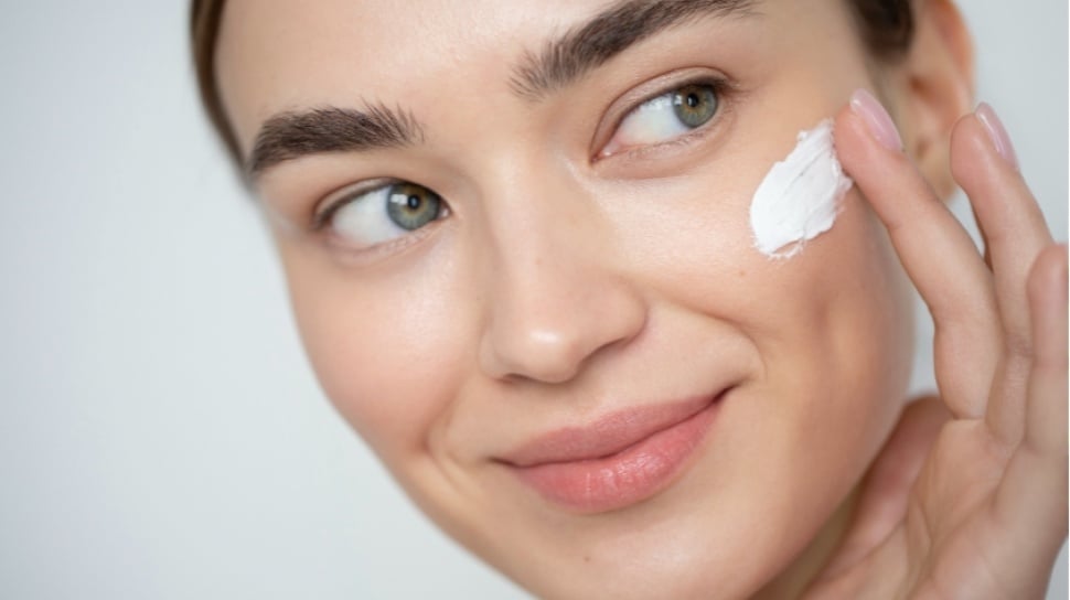 Sunscreen Non-Alkohol untuk Kulit Sensitif: 5 Pilihan Ringan yang Tidak Mengiritasi