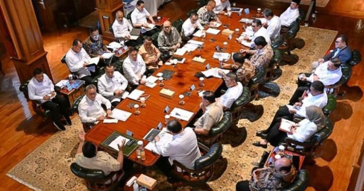 Pemangkasan Anak BUMN: Jalan Terjal Efisiensi Pertamina dan PLN