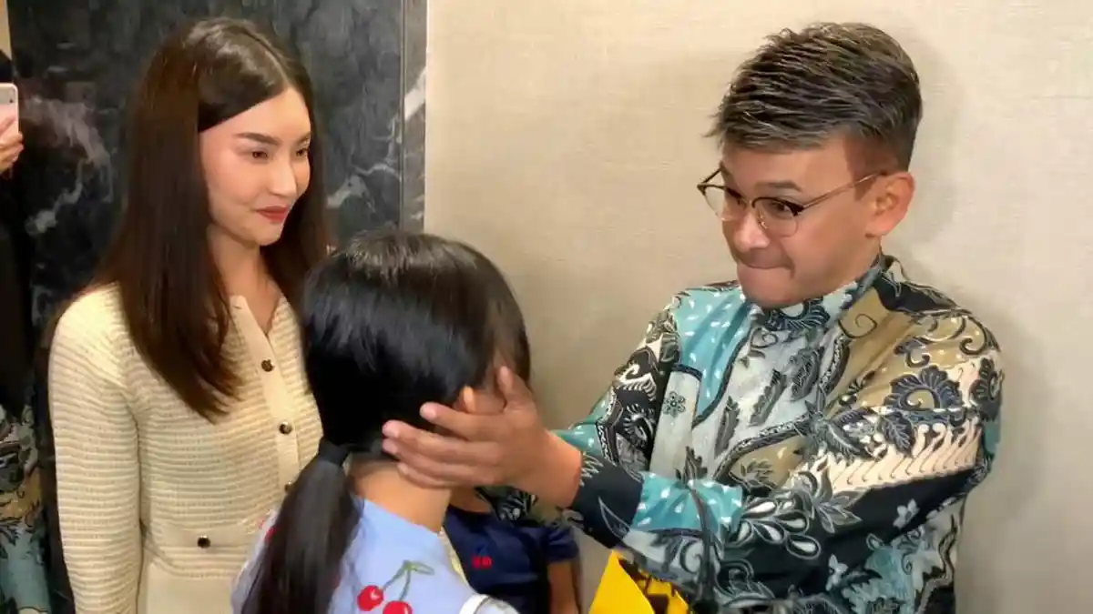 Ketika Orang Tua Berdebat di Media Sosial, Anak yang Paling Terluka