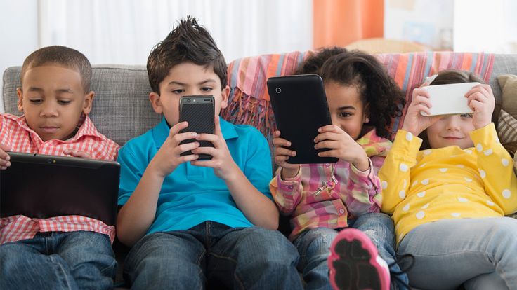 Cara Efektif Mengatur Screen Time Anak saat Orang Tua Sibuk