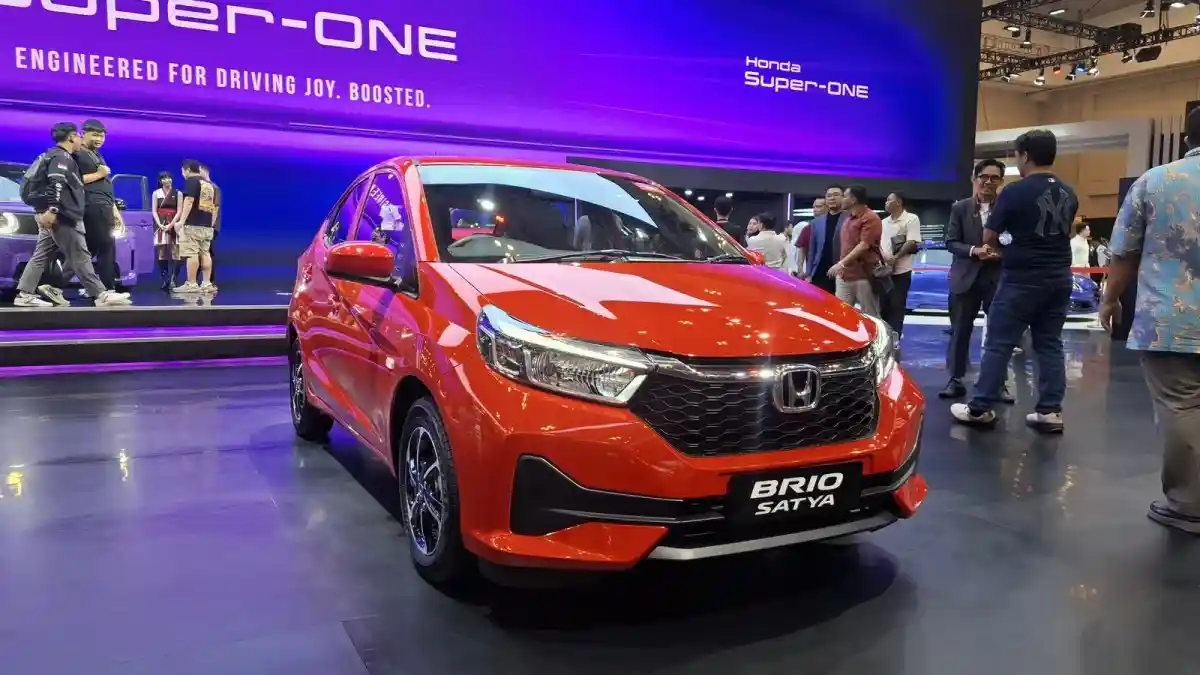 Biaya Kepemilikan 3 Tahun: Mobil Listrik Murah vs LCGC