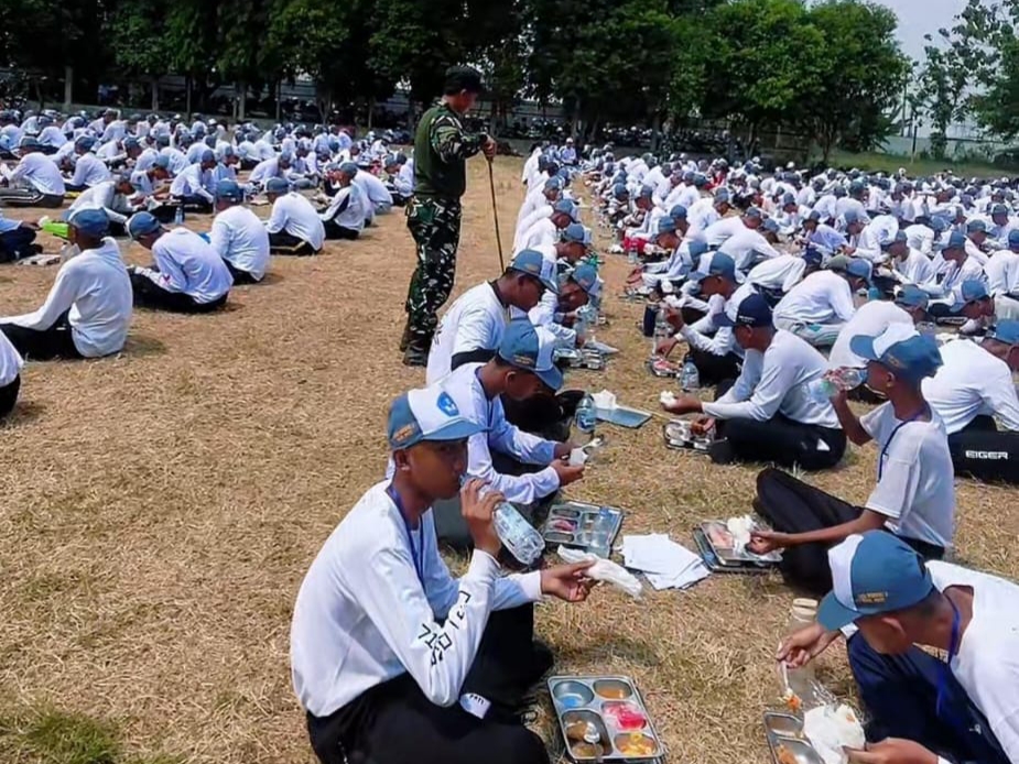 Pelatihan Karakter dan Disiplin: Menyiapkan Pemimpin Muda di Sekolah Menengah