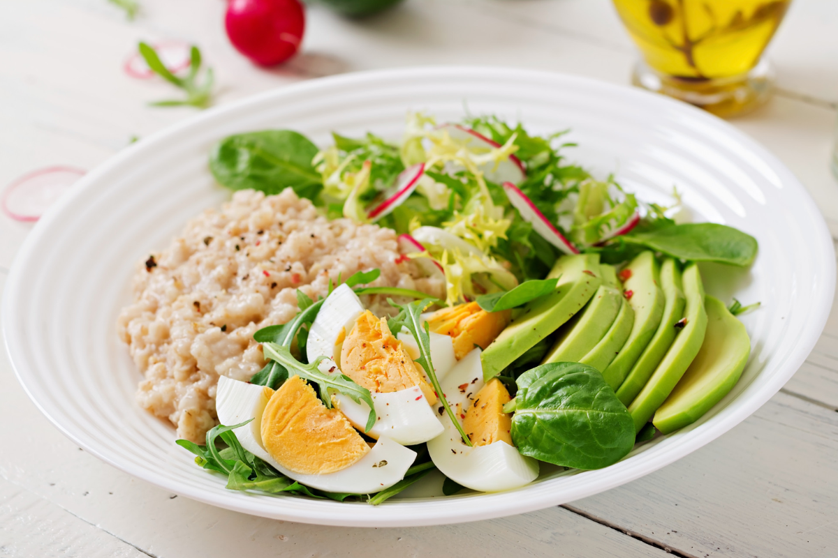 5 Resep Salad Tinggi Protein untuk Sarapan Sehat dan Mengenyangkan