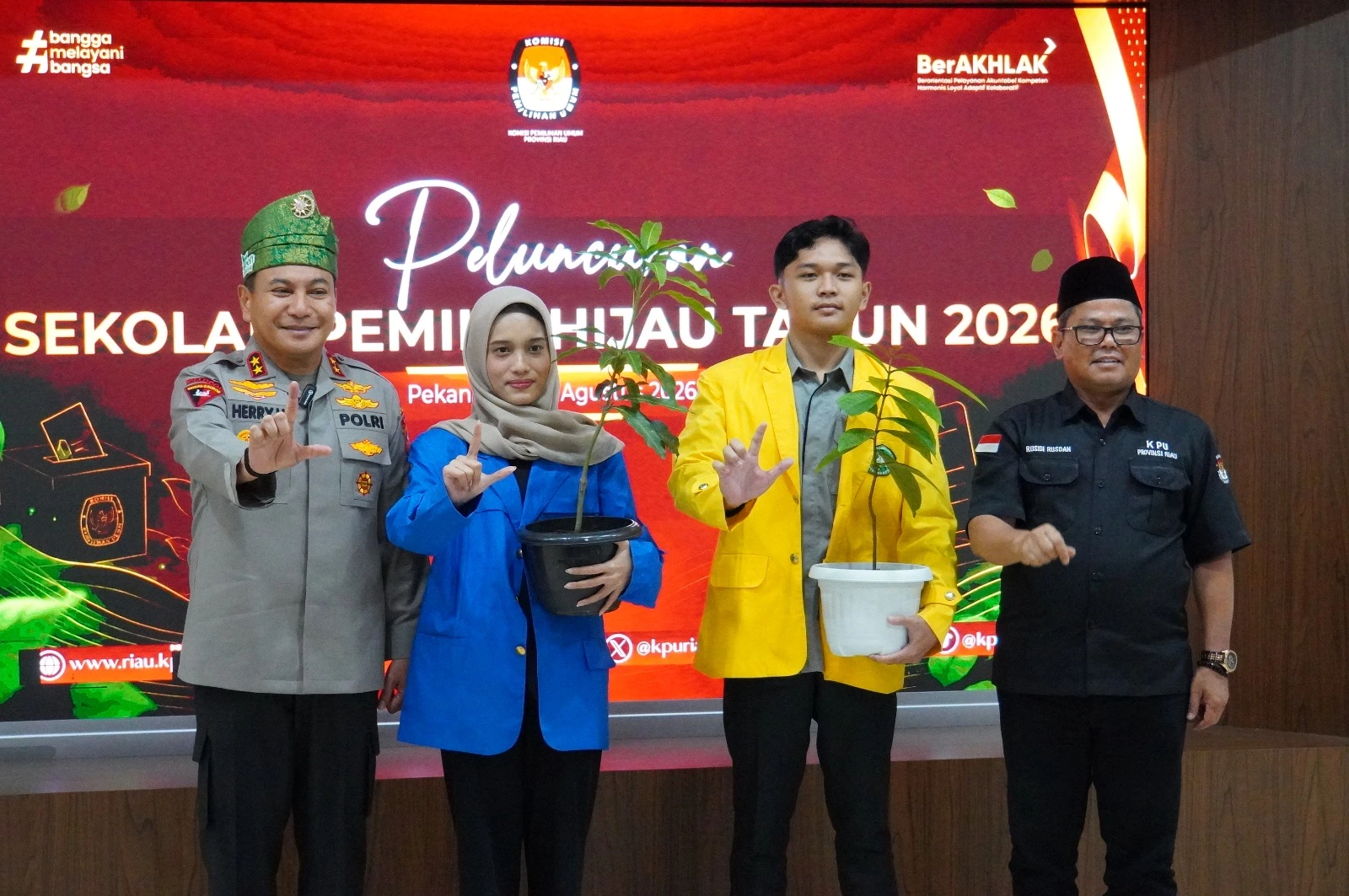 Sekolah Pemilu Hijau: Menyatukan Pendidikan Demokrasi dan Kepedulian Lingkungan