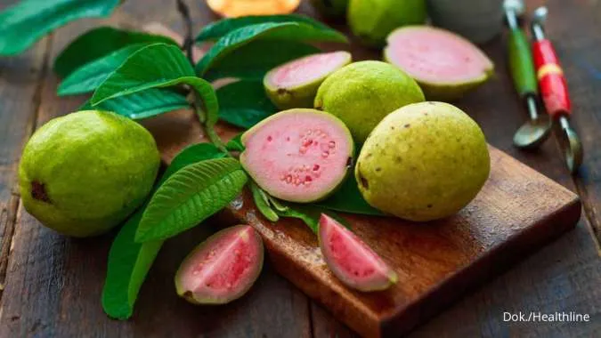 Nanas, Pepaya, Pisang, dan Jambu Biji: Paket Lengkap Buah Tropis untuk Imunitas dan Pencernaan