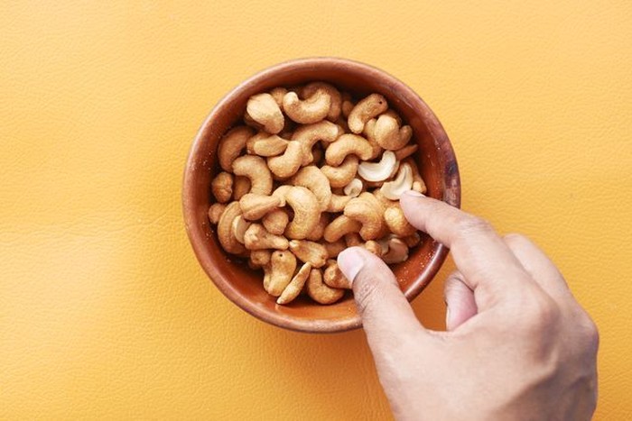 7 Makanan yang Memicu Jerawat: Mana yang Benar-Benar Perlu Dihindari?