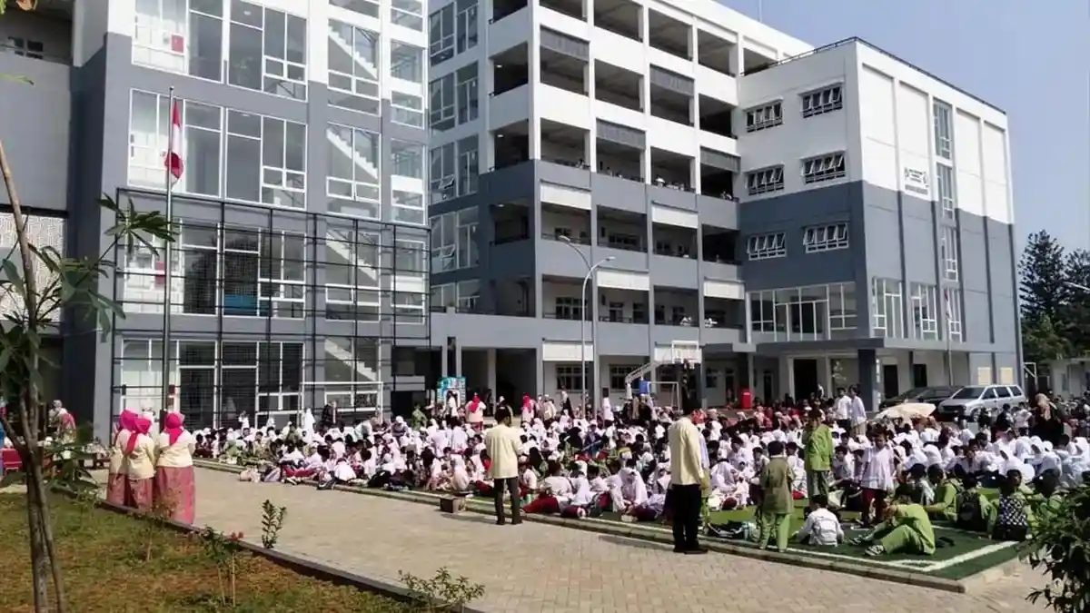 Dari Menumpang Belajar ke Gedung 6 Lantai: Lompatan Besar Infrastruktur Sekolah