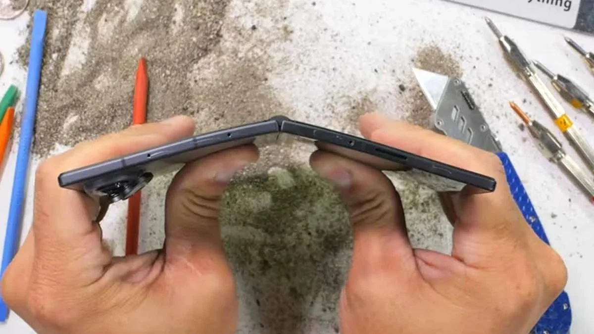 Review Ketahanan Samsung Galaxy Z Fold8: Engsel Tangguh, Kamera Rentan