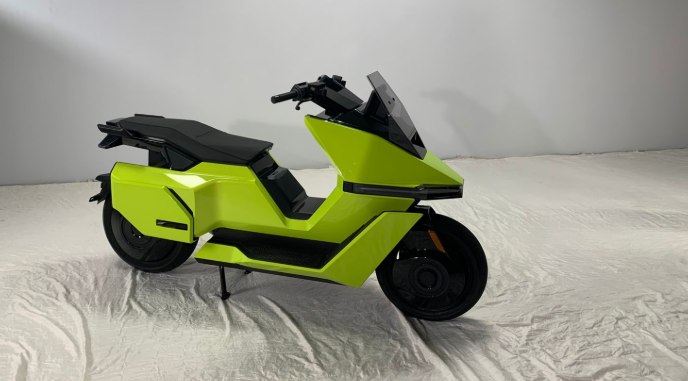 OMOWAY OMO-X: Motor Listrik Self-Balancing untuk Kota Modern