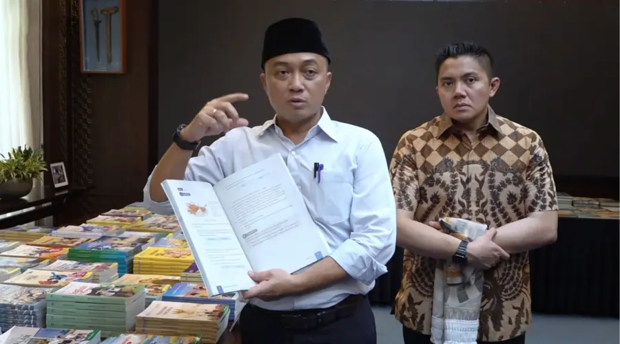 Pemerintah Rombak Standar Buku Pelajaran: Jangan Hanya Ganti Sampul, Tapi Ganti Cara Pandang