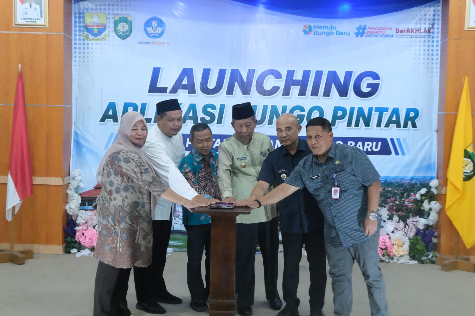Aplikasi Bungo Pintar Resmi Diluncurkan: Gebrakan Transformasi Digital Pendidikan Daerah