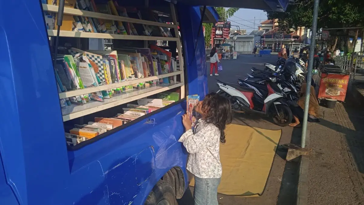 Perpustakaan Terbuka: Saat Ruang Publik Menjadi Kelas Literasi Anak