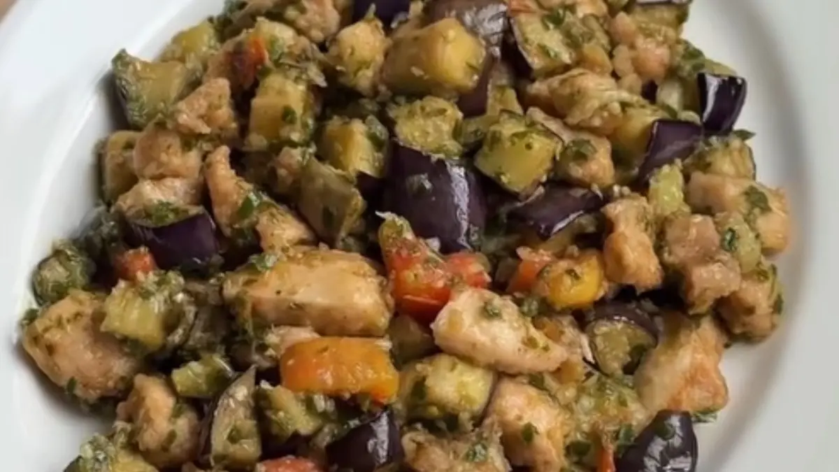 Tumis Ayam Buncis vs Ayam Terong Cabe Ijo: Mana yang Paling Bikin Nasi Habis?