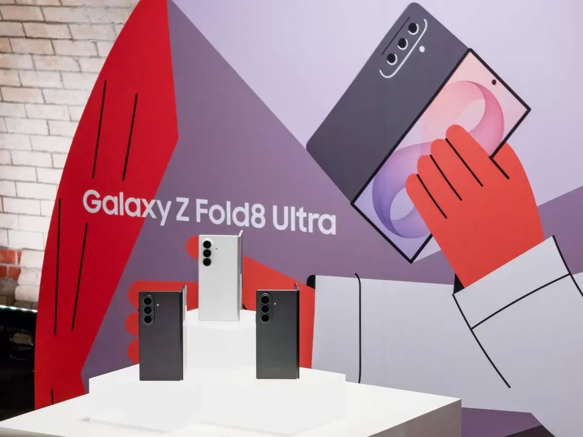 Flex Titanium di Galaxy Z Fold8 Ultra: Kunci Ponsel Lipat Tertipis yang Tetap Tahan Lama