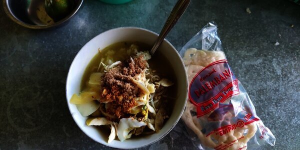 Soto Bandung Lejen dan Soto Kudus: Resep Turun-Temurun yang Menolak Punah