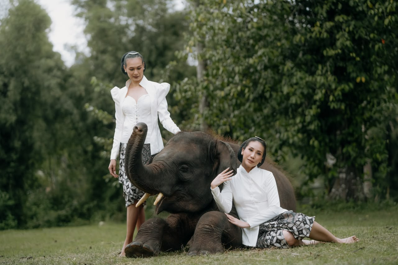Desainer Perdana Memukau Runway: Bridal dan Kebaya Warisan di Panggung Besar