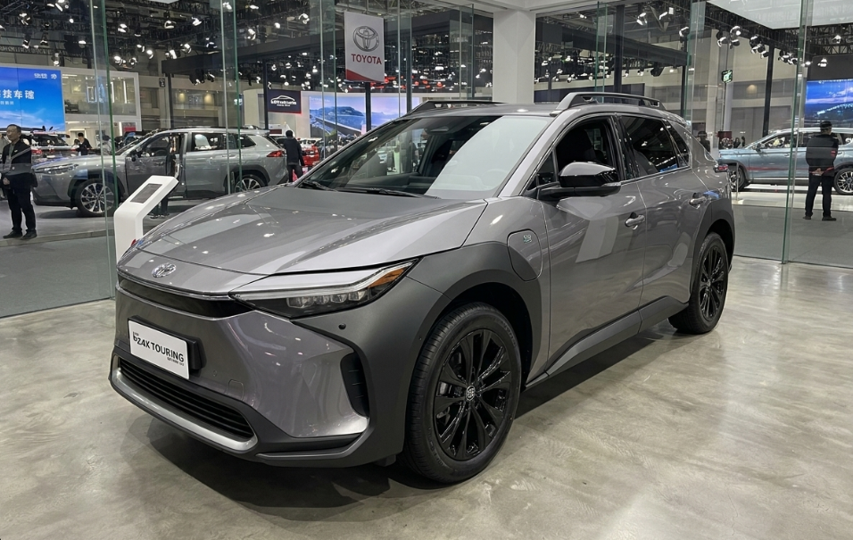 bZ4X Touring: SUV Listrik AWD Jangkauan 734 km dan Charging 28 Menit