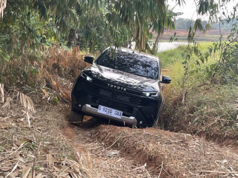 Review Toyota Hilux Generasi 9: Cyber Sumo untuk Kerja dan Gaya