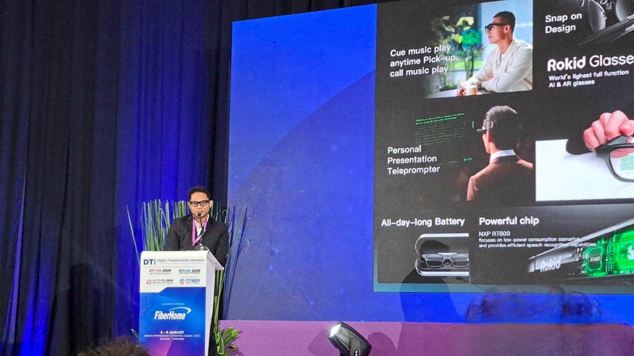 Kacamata Pintar AI dengan Penerjemah Real-Time dan Asisten Cerdas