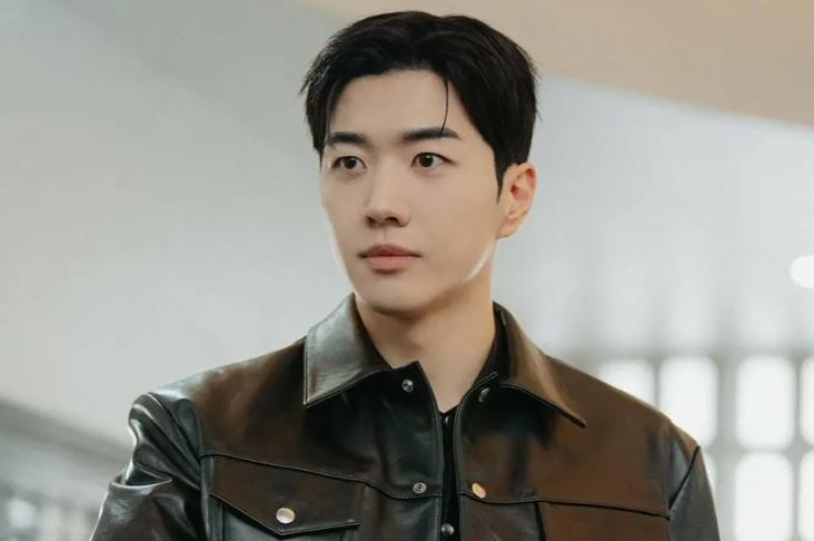 Kang Hoon: Dari Aktor Rookie ke CEO Karismatik di Layar Kaca