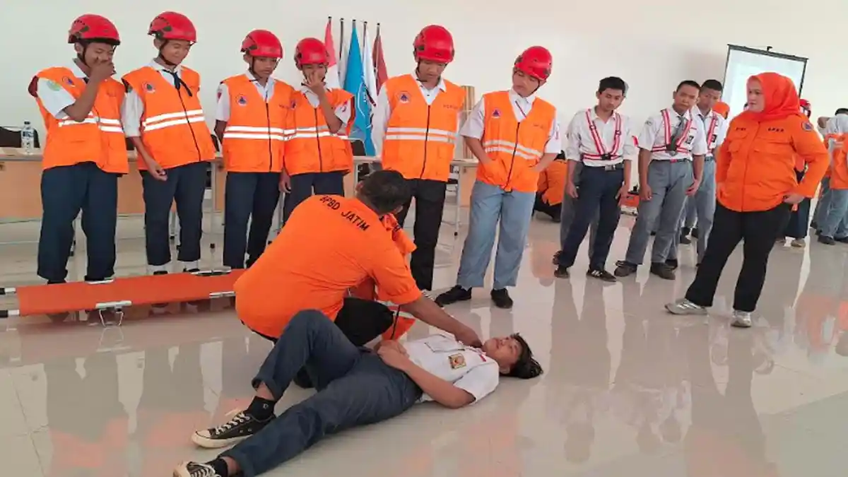 Simulasi Bencana di Sekolah: Latihan Praktik yang Mengubah Cara Siswa Melihat Risiko