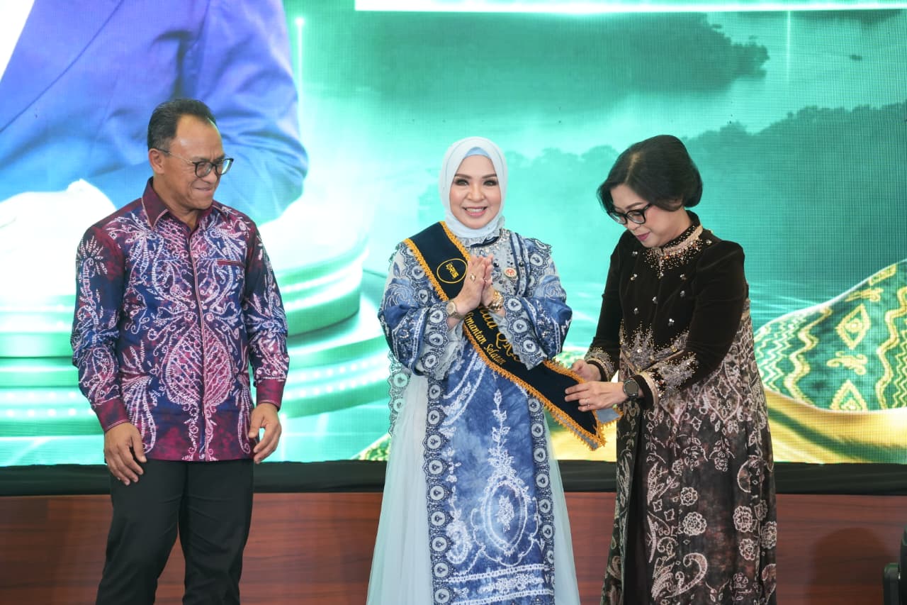 Pamor Borneo dan Eco Wastra: Momentum Baru Wastra Nusantara