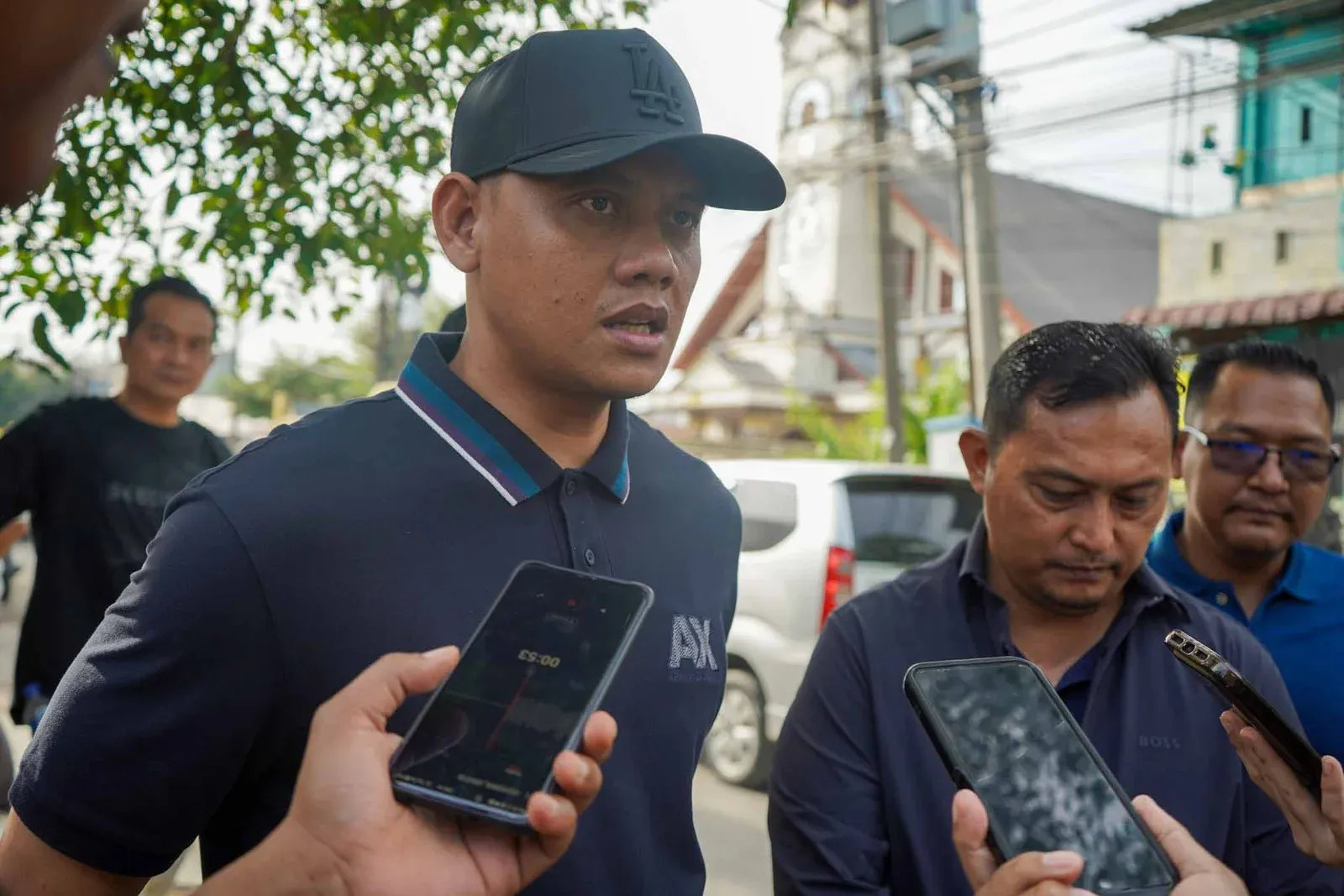 Wali Kota Medan Pimpin Gotong Royong Normalisasi Parit Jalan Taduan