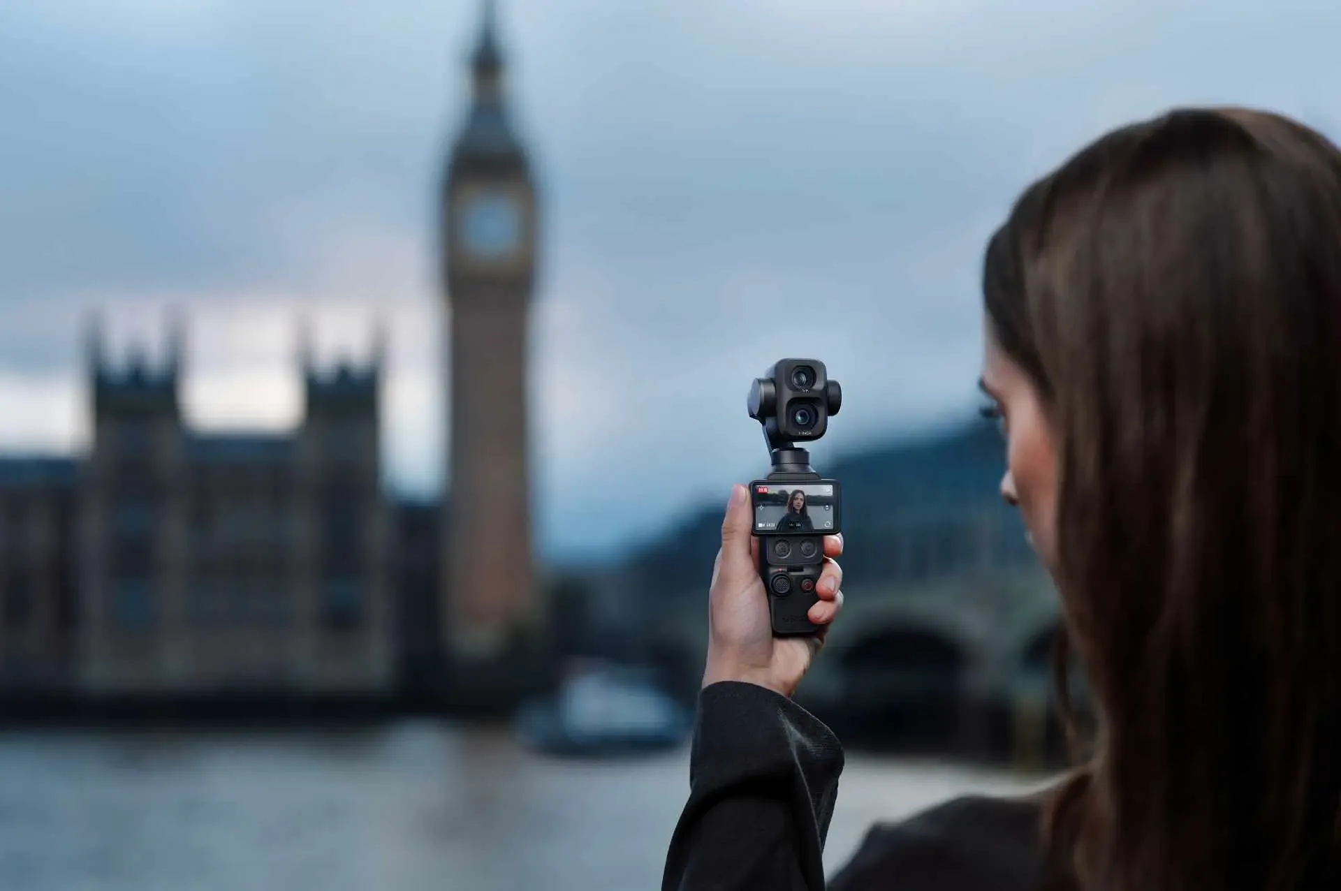 Kamera Gimbal Terbaik untuk Konten Kreator: DJI Osmo Pocket 4P vs Pocket 3