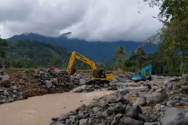 Dari Tanggul hingga Drainase: Strategi Pemulihan Infrastruktur Pascabanjir di Padang