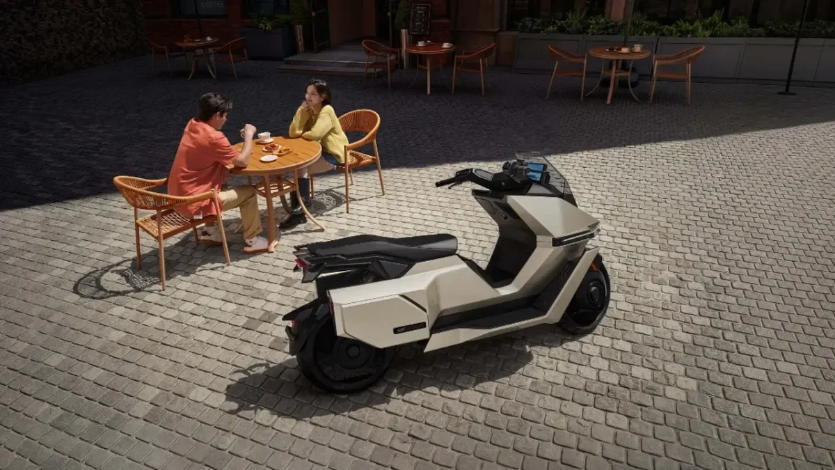 OMOWAY OMO-X: Motor Listrik Self-Balancing untuk Kota Modern