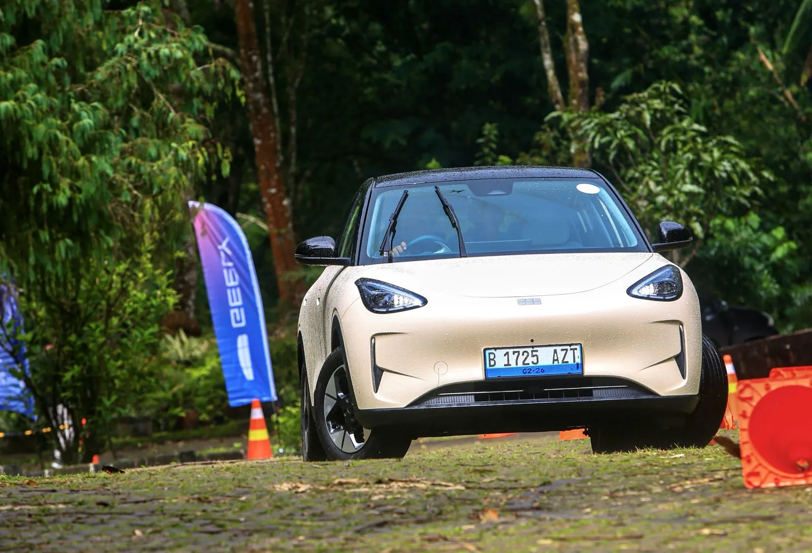 Geely EX2 vs Galaxy TT: Mana Mobil Listrik Geely yang Tepat untuk Anda?