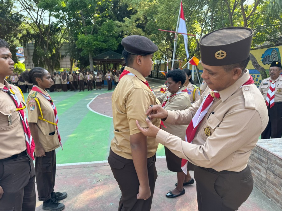 Pelatihan Karakter dan Disiplin: Menyiapkan Pemimpin Muda di Sekolah Menengah