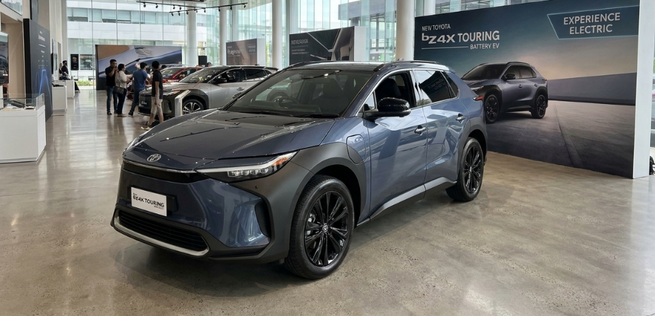 bZ4X Touring: SUV Listrik AWD Jangkauan 734 km dan Charging 28 Menit