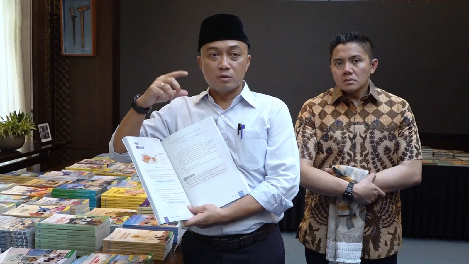 Membenahi Standar Buku Pelajaran Lewat Perbandingan ASEAN