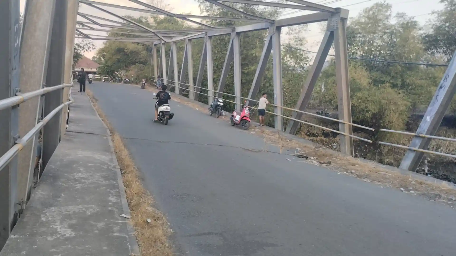 Jembatan Rusak Parah Masih Dipakai: Mengapa Pemerintah Lambat Bertindak