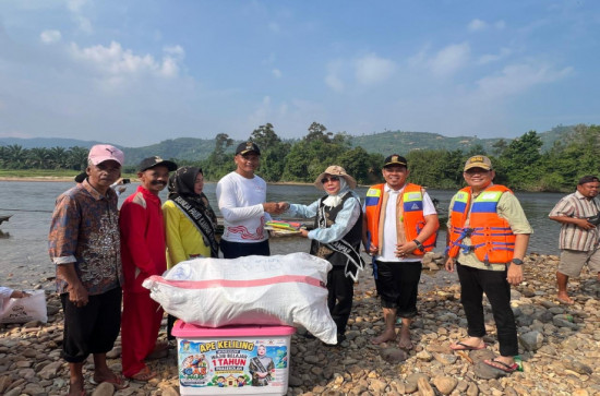 Dari Sungai ke Pegunungan: Pendidik PAUD Menembus Keterpencilan