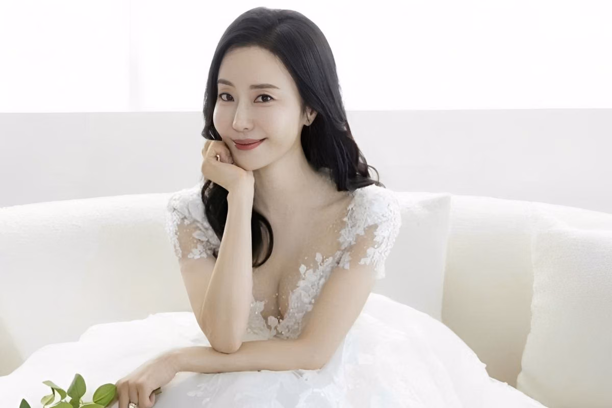 Ban Min Jung Umumkan Pernikahan dengan Pengusaha Non-Selebriti