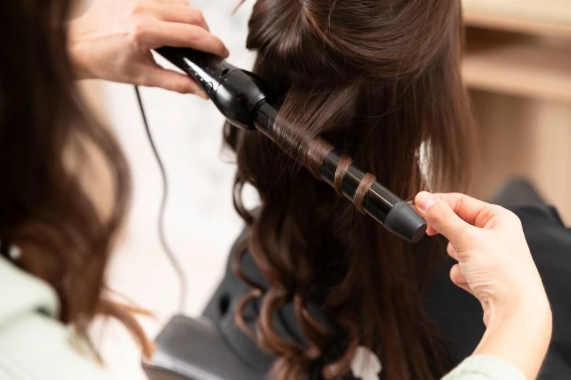 Catokan Rambut Tahan Lama: Teknik Styling Profesional Seharian