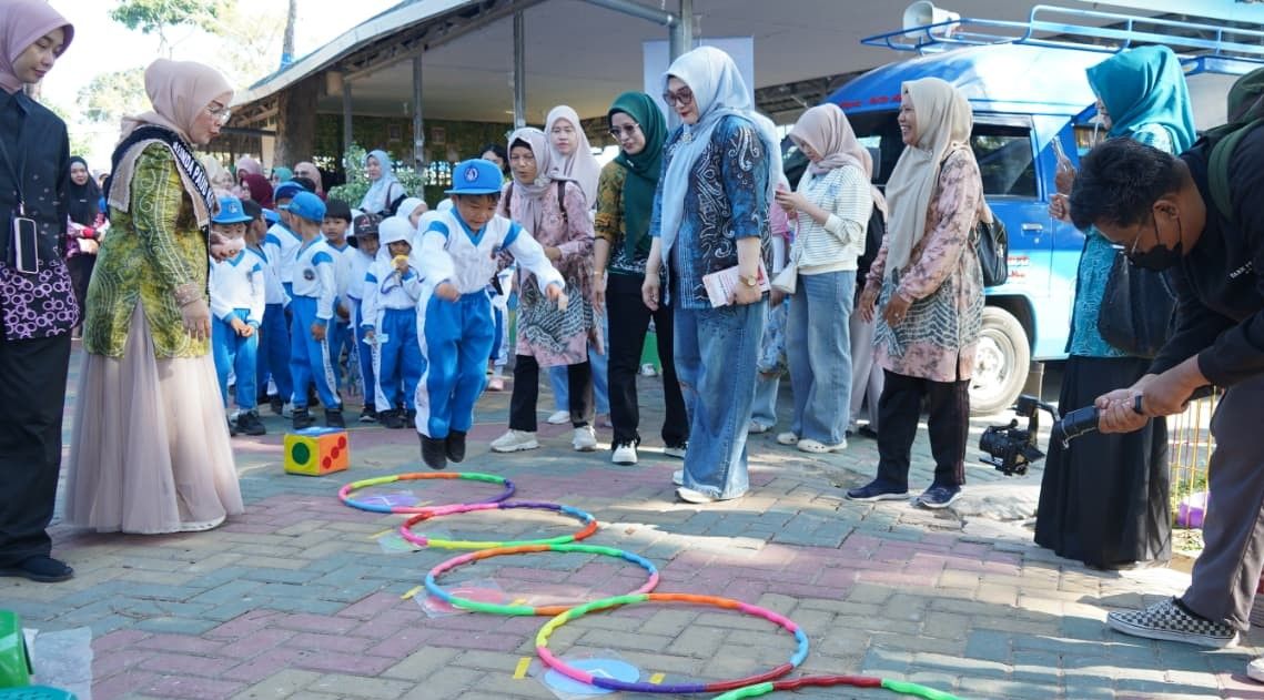 Taman Publik Jadi Kelas Literasi Anak Usia Dini