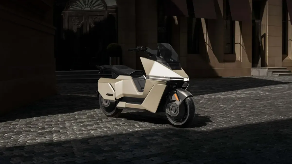 OMO-X: Motor Listrik Self-Balancing dengan Kokpit Digital ala Mobil
